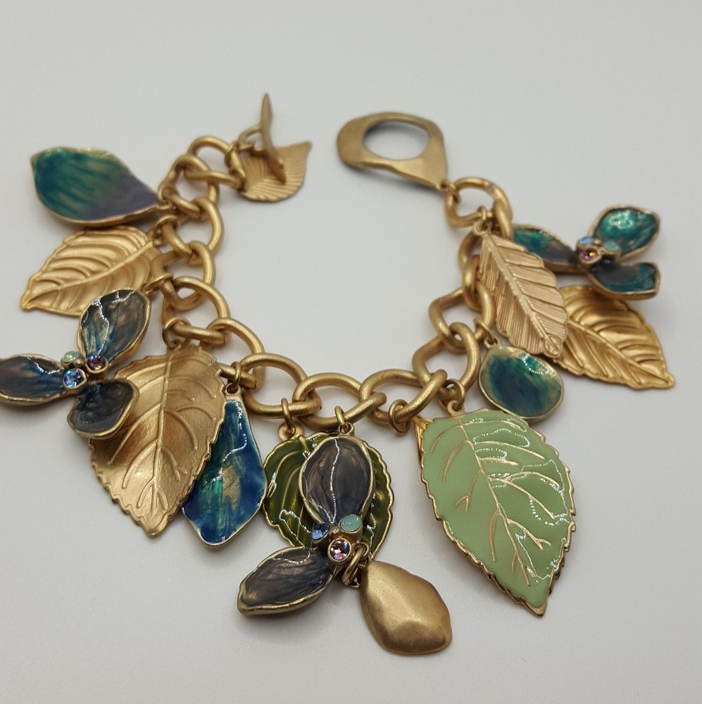 Gorgeous Statement Bracelet. - image 6